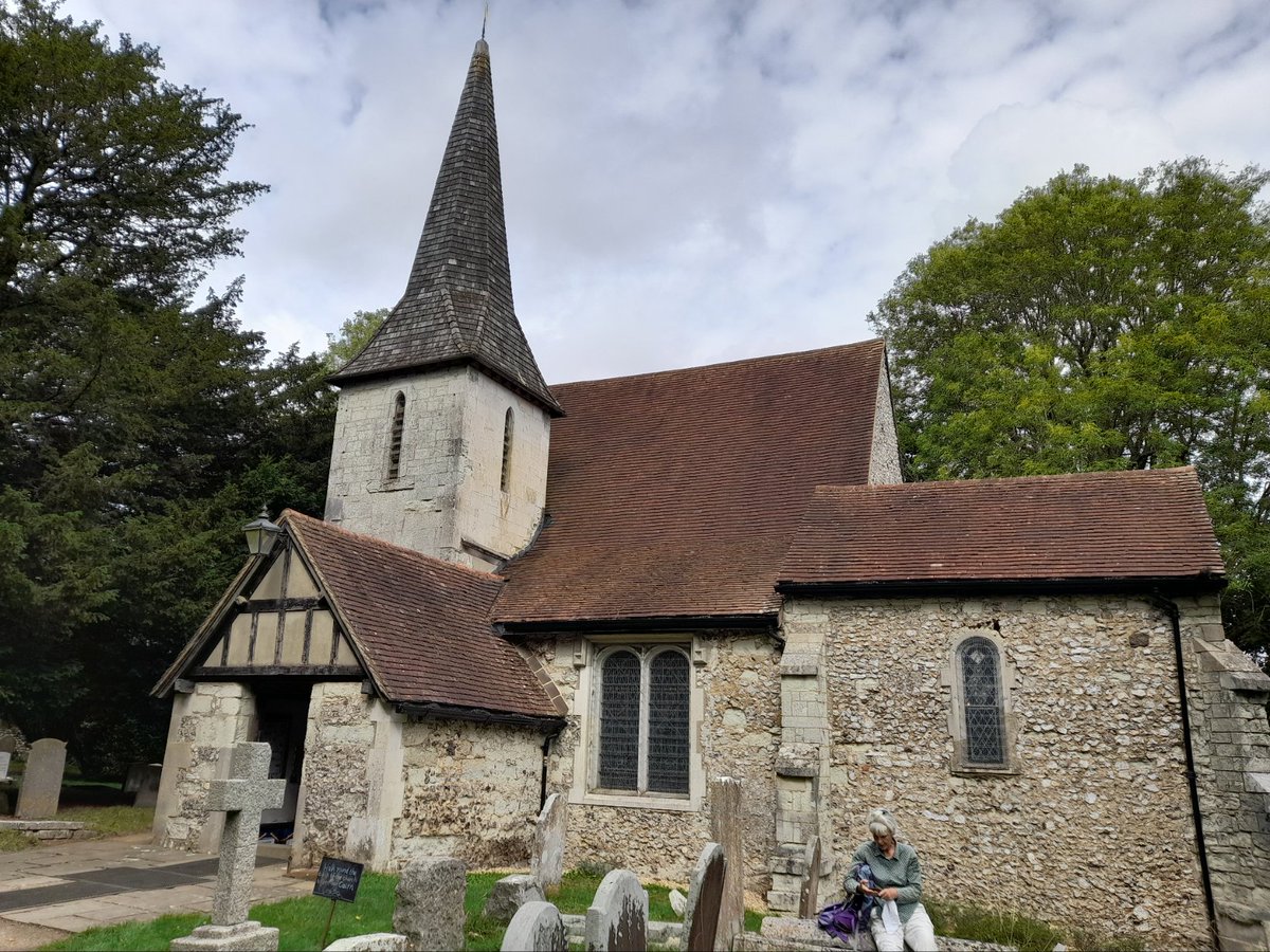 CapitalWalkers's tweet photo. A lovely circular walk, with lots of hills and valleys, from Whyteleafe. Thanks to Glynis for leading. https://t.co/UoxL79JXFv