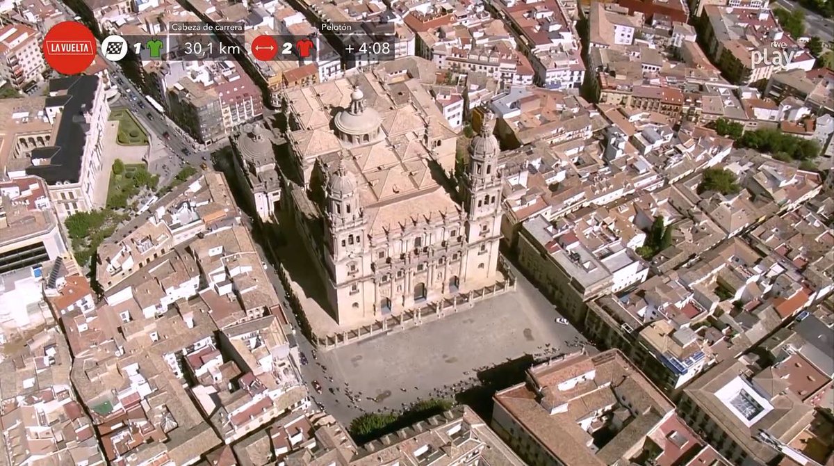 Calderon_1949's tweet photo. 🖥🎥 Espectaculares las imágenes de #Jaén que nos dejaba @LaVuelta en @RTVE, de la imponente #CatedraldeJaén, de sus #techumbres, en las que tanto disfrutamos trabajando, del entorno de la ciudad... 😍
#Ciclismo #Jaén #SomosCalderónySeNota #ConSelloCalderón #Catedral #Patrimonio https://t.co/0nlGJV7M0L