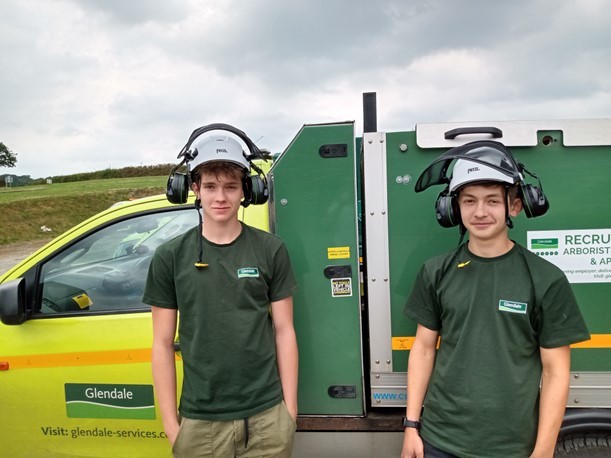 Glendale gains two new apprentices - a massive welcome to the Glendale Plymouth Aboriculture team! 🙌

Aidan Clarke (Left) and Kai Rider (Right) started their apprenticeships with Glendale on the 1st September 🌲

#apprentice #arboriculture
glendale-services.co.uk/apprenticeship…