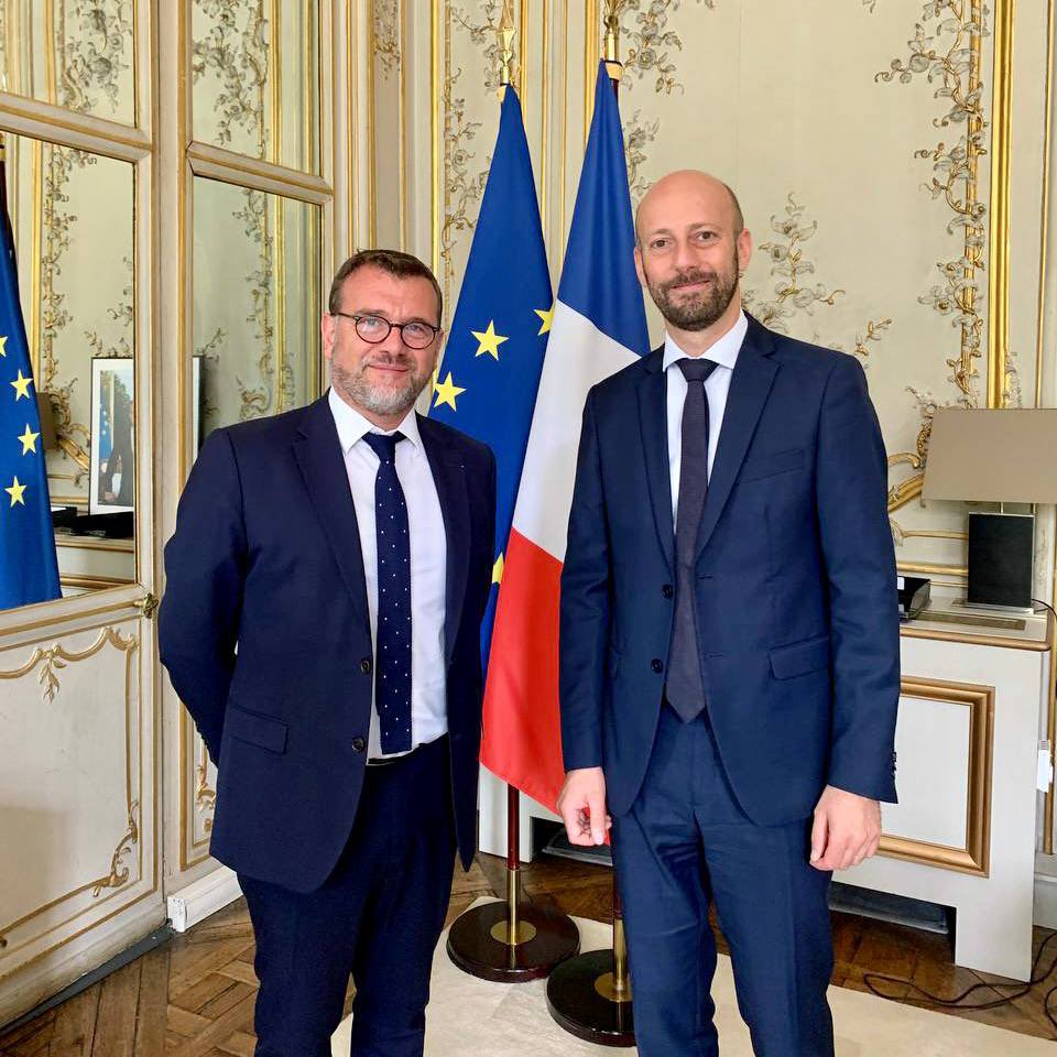 OlivierKlein93's tweet photo. Mobilisés avec @StanGuerini pour rapprocher les services publics des quartiers populaires.
L’Etat est présent partout et pour tous :
➡️avec les #PrepaTalents pour favoriser l’égalité des chances dans l’accès à la fonction publique
➡️avec 400 maisons France Services dans les QPV https://t.co/FzY9CVgcPB