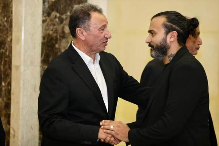 رمزنا واسطورتنا اللي اتوعينا عليها من الصغر 
كابتن محمود الخطيب الادب والاحترام والذوق كله 
وربنا يصبرك يا اسطورتنا
 كل جماهير الاهلي معاك 
دمت فخر لنا 🦅❤️