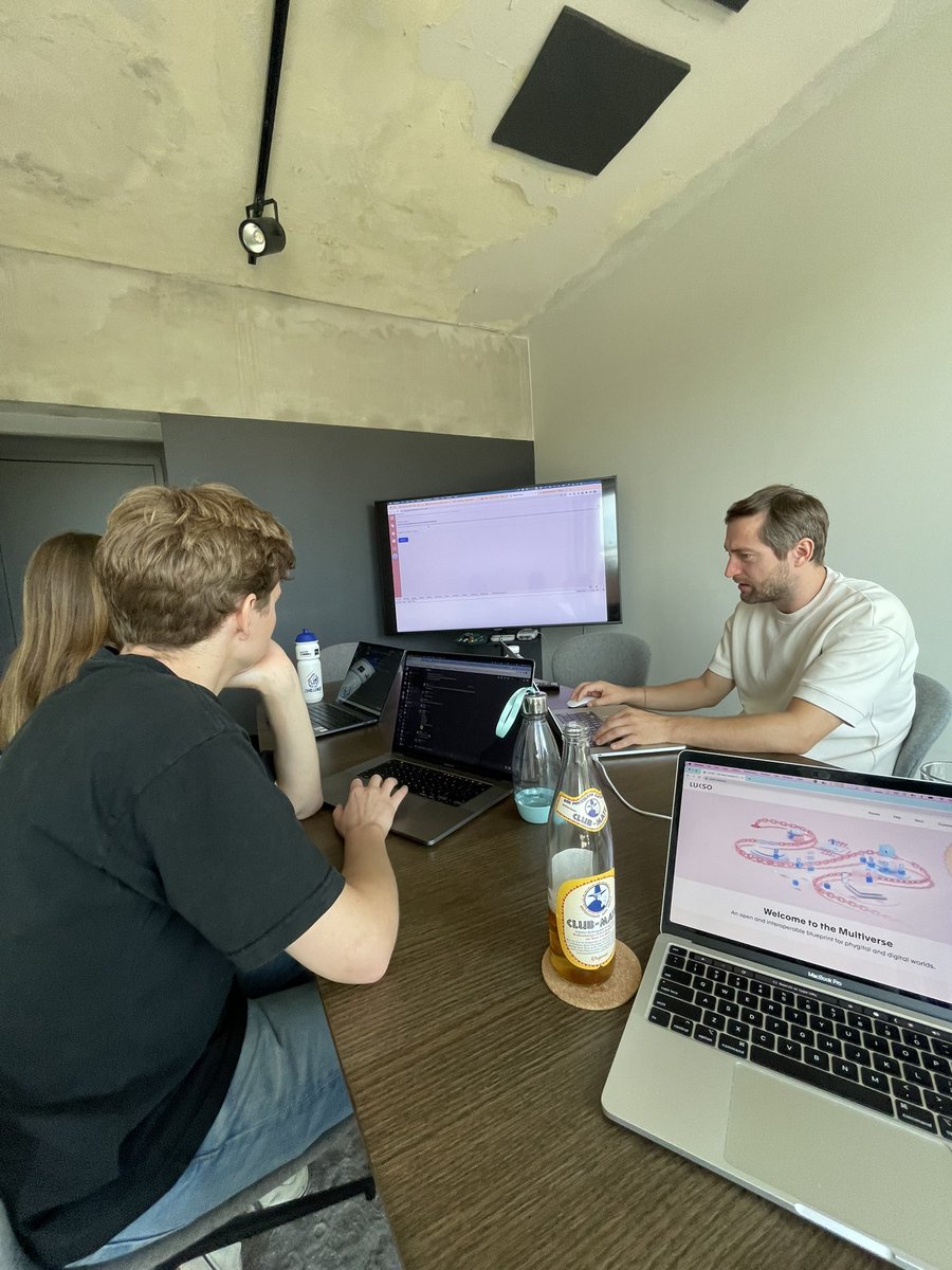 HugoApps's tweet photo. The @lukso_io BUILD 🆙 #1 hackathon is over - the judging period has started! Really cool to check the projects! cc @feindura @CallumGrindle https://t.co/RM9Ls5XXqa