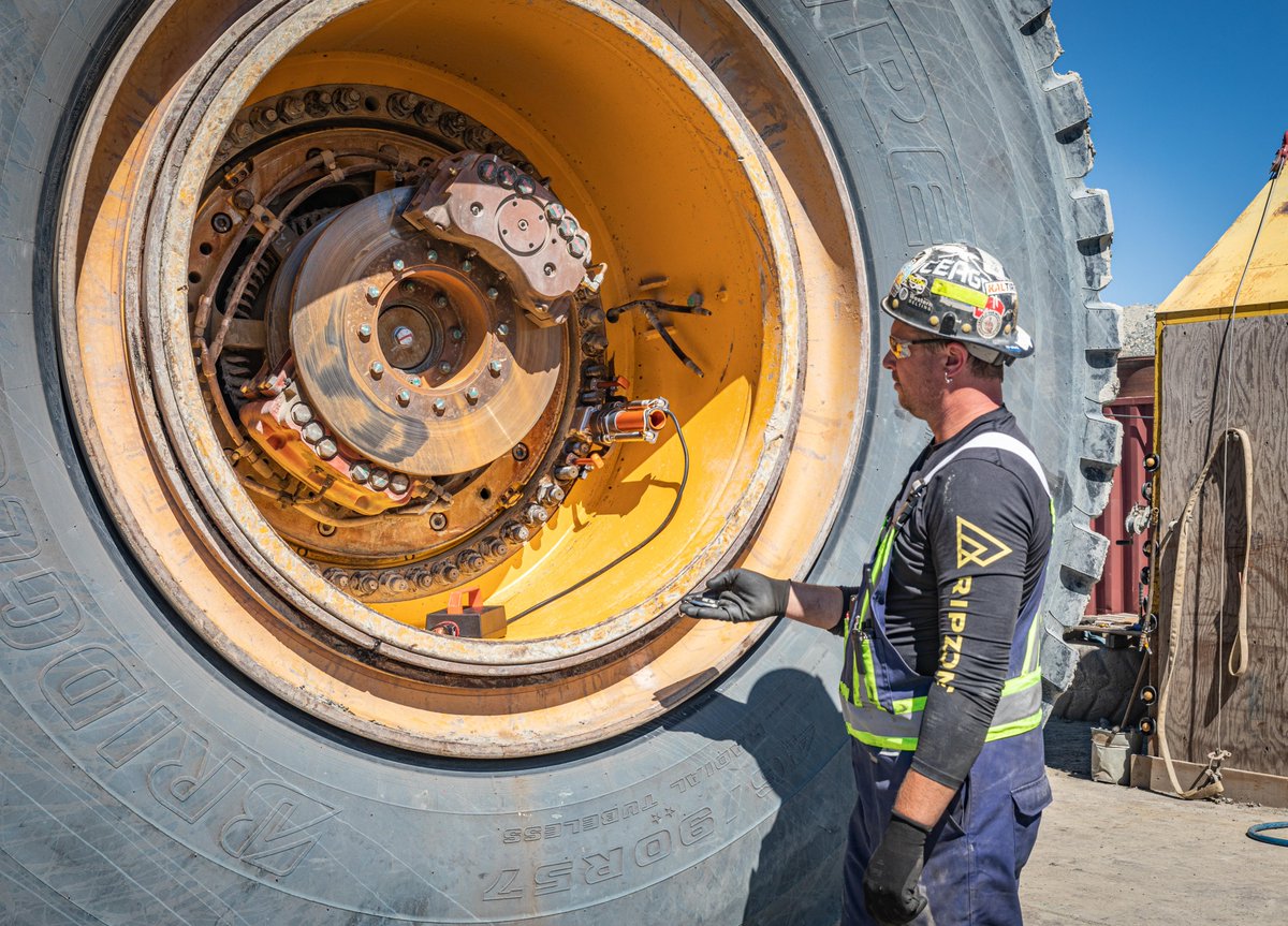 im_mining's tweet photo. At @electramining 2022, @KalTire is showcasing innovations from its expanded #carbonemissions reporting #MapleProgram; #recycling & the #circulareconomy to autonomous #thermaltyreinspection & first-of-their-kind tools focused on safety around the wheel https://t.co/eT5UJSfqB4 https://t.co/gxb2eFDZCC