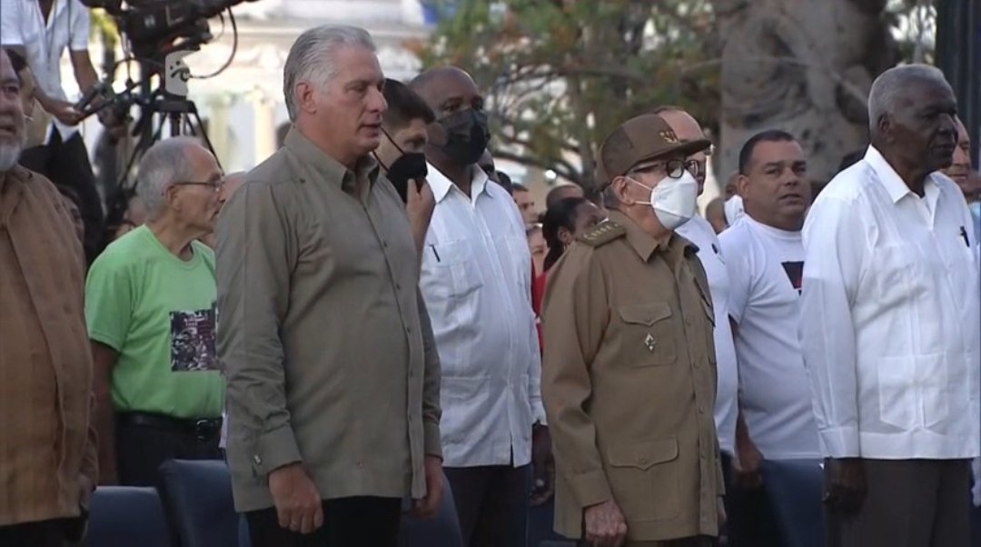 AntoinesCuba's tweet photo. El General de Ejército Raúl Castro ⭐ en #Cienfuegos junto a nuestro Presidente Miguel Díaz-Canel 🇨🇺 "Más firme que nunca" para conmemorar aniversario 65 de sublevación popular armada de 5/Septiembre 1957. #CubaViveEnSuHistoria https://t.co/s003B7rNjN