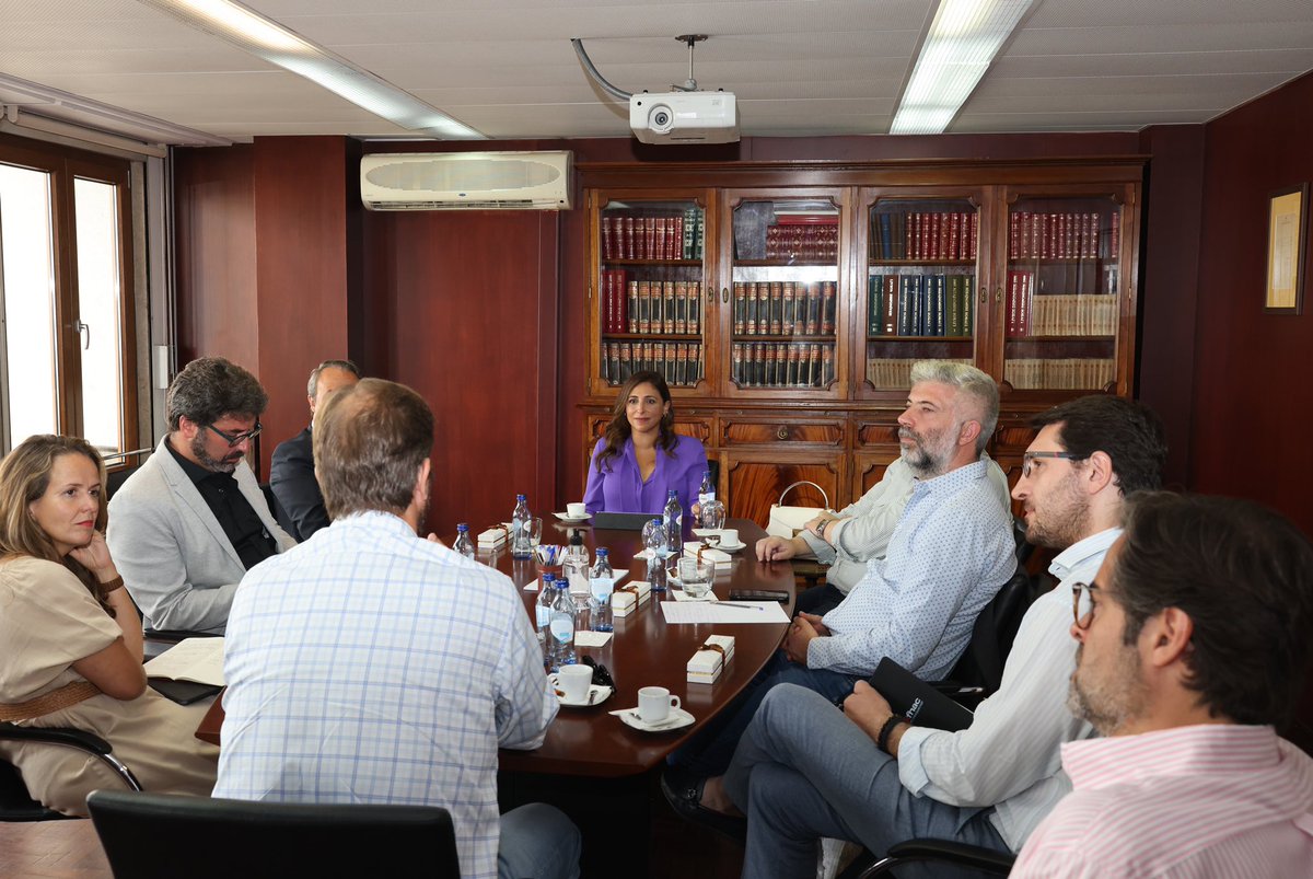 Bodour's tweet photo. In Lisbon, I met with members of the Portuguese Publishers and Booksellers Association to update them on the latest IPA projects. I heard about the challenges they are facing, and was inspired to witness their willingness to collaborate in developing our industry. https://t.co/DZaur5bMgd