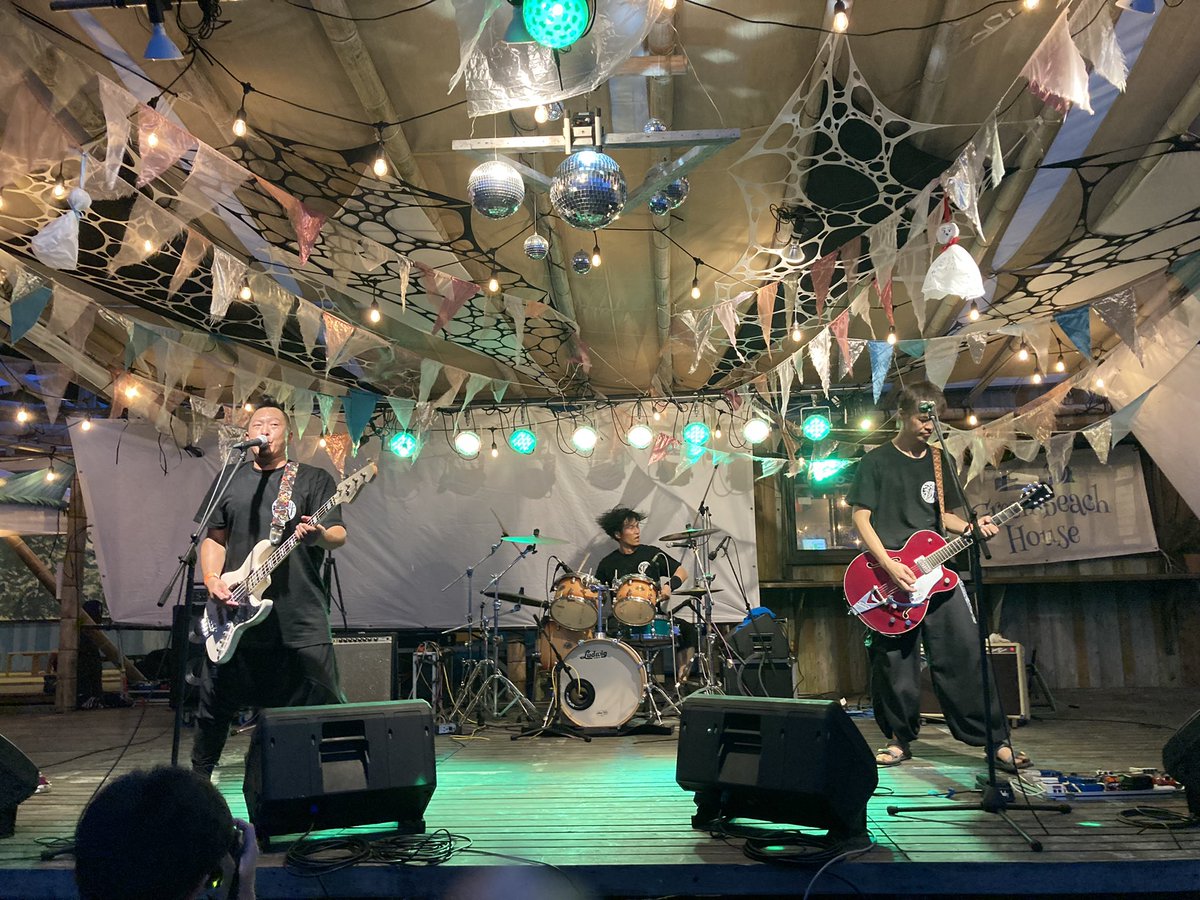 BugGround's tweet image. 叫人フェス

楽しい1日でしたー！！

主催のQさん、運営の皆様、楽しんでくださったお客様、対バンの皆様、グリーンビーチハウスの皆様

ありがとうございました😊

来年もたくさんの笑顔に会えますように✨

 #叫人Fes