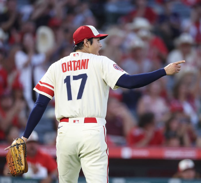 shoheisaveus's tweet photo. Shohei 👉👍Ohtani https://t.co/HvYQ1NB8Yn