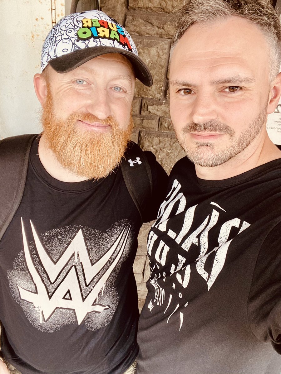 KapowRetro's tweet photo. What a weekend @v4ugh4n feeling the burn now though! https://t.co/3Js7jp6lKm