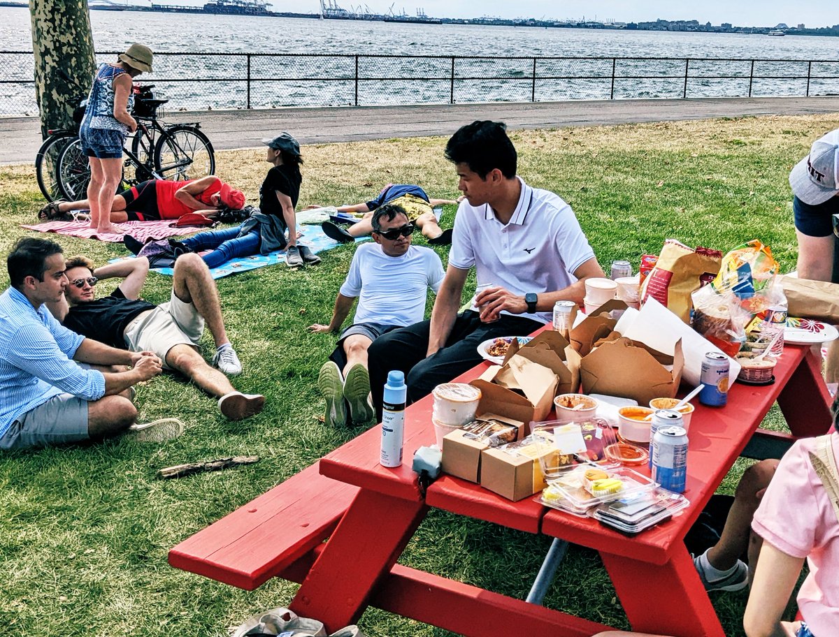 NeuralCtrlLab's tweet image. A successful lab picnic at Governors Island this weekend! It&apos;s been great to see everyone&apos;s hard work pay off this summer and nice to get a brief break before the new semester!