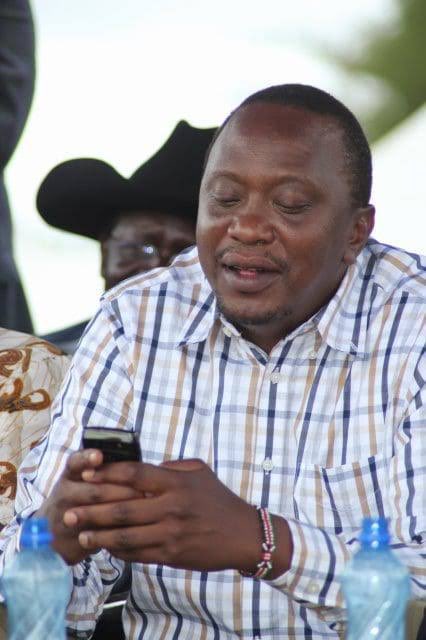 "Ulinicheza"                   "Naongea na nani?"