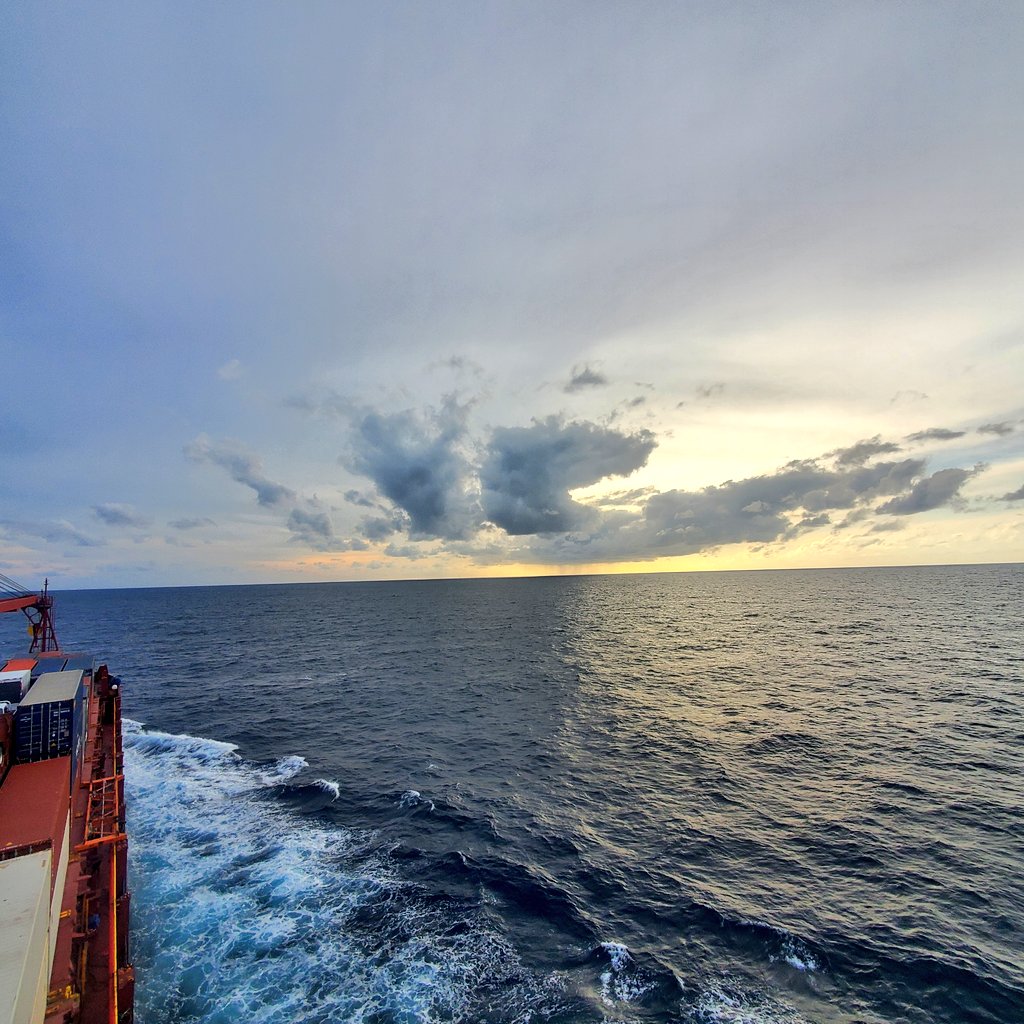 RedbeardILRCSAA's tweet photo. Of course when you want to shoot an Azimuth of the sun...a rain squall blocks it out 🙄, but with patience you can make your shot! 🌞. 

#Sailor #celestialnavigation #TakeTheShot #3rdMate #PiratesLifeForMe https://t.co/hfmQLjNI6I