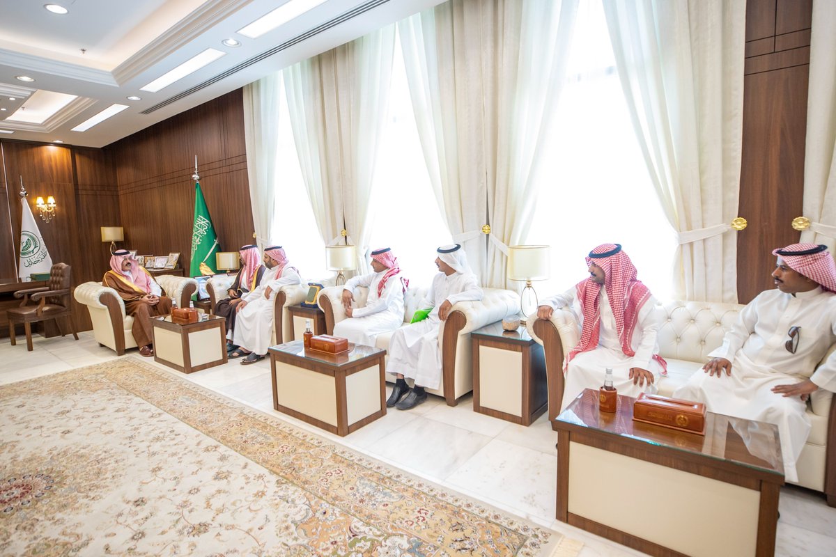 emara_hail's tweet photo. سمو #أمير_منطقة_حائل يطلع على أهداف جمعية تربة للثروة الحيوانية لتنمية وتنظيم الحركة التعاونية في مجال الثروة الحيوانية وعمل قاعدة بيانات إلكترونية للمربين وإقامة اللقاءات المتخصصة وتنظيم الأسواق والمعارض والمسابقات خلال استقباله رئيس مجلس إدارة الجمعية فرج الدحيلان وأعضاء المجلس https://t.co/sCma5wrnwK
