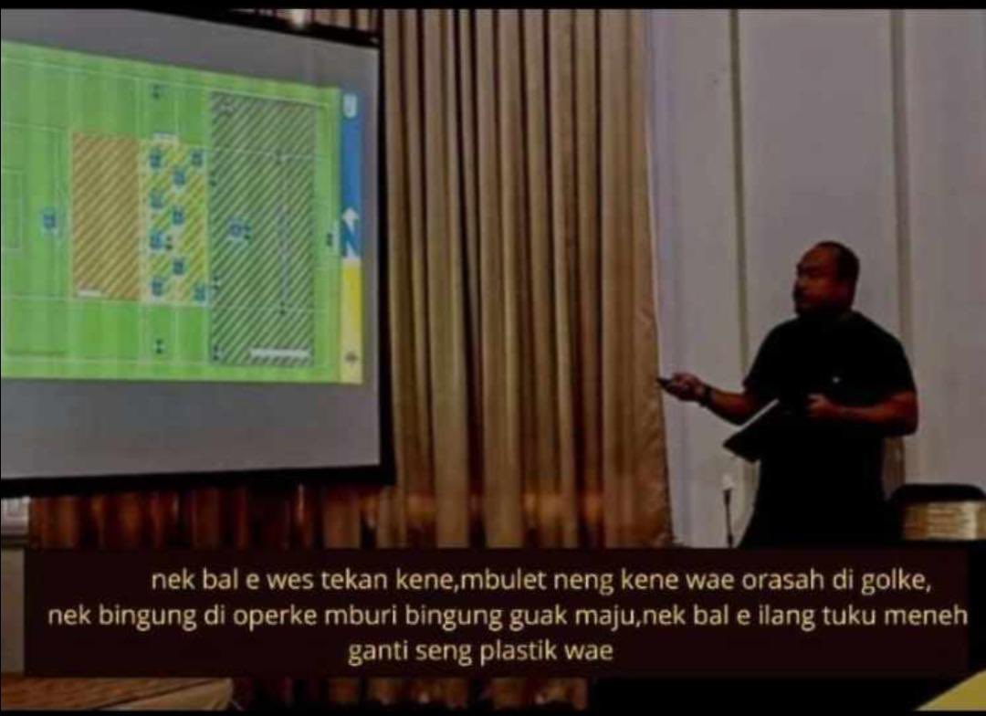 simbez's tweet photo. Wes tendang tleser wae pelatih e !!#imranout https://t.co/1Lp8tTFL2K