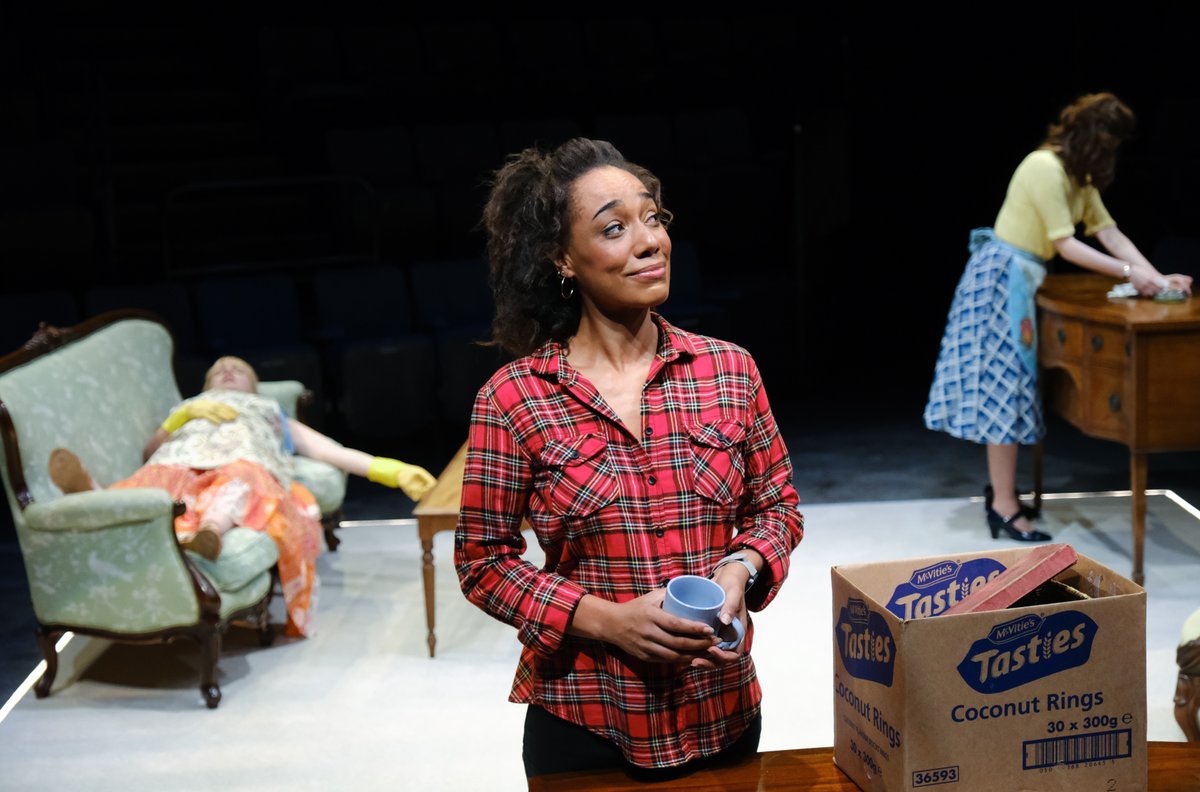 thesjt's tweet photo. Hot off the press! Brand new @bartpics pic of @Ayckbourn's #FamilyAlbum, running until Oct 1 📸

🎫 https://t.co/LA7fkMvmee https://t.co/CtqDxQtqi5