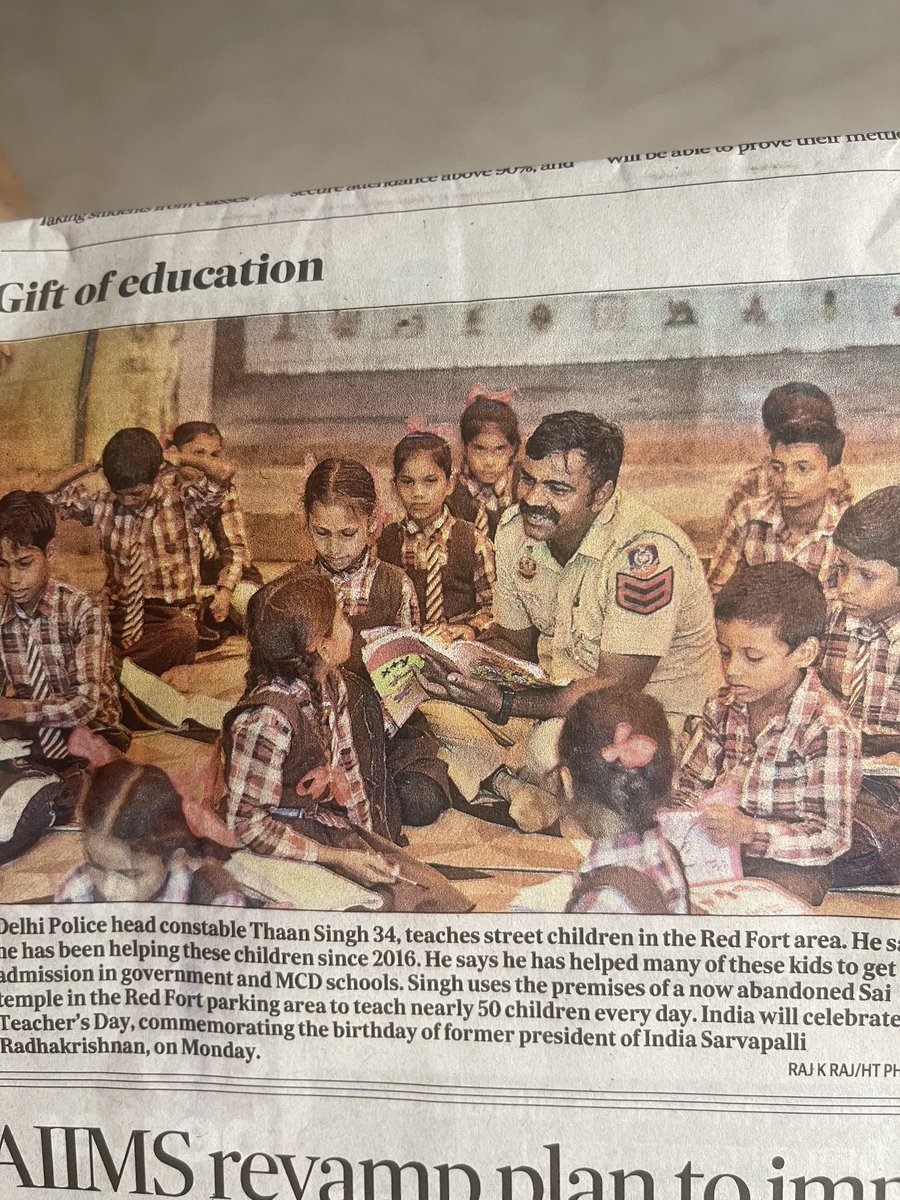 Thanks HT today for this model school teacher - head constable Thaan Singh of Delhi police. ⁦<a href="/msisodia/">Manish Sisodia</a>⁩ wd do well to get him on deputation from ⁦<a href="/CPDelhi/">CP Delhi #DilKiPolice</a>⁩ looking at his connect with the wards. He will be a role model