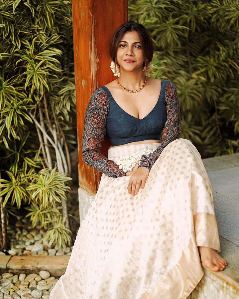 MovieMaxMedia's tweet photo. #MadonnaSebastian https://t.co/pznk9iZMg1
