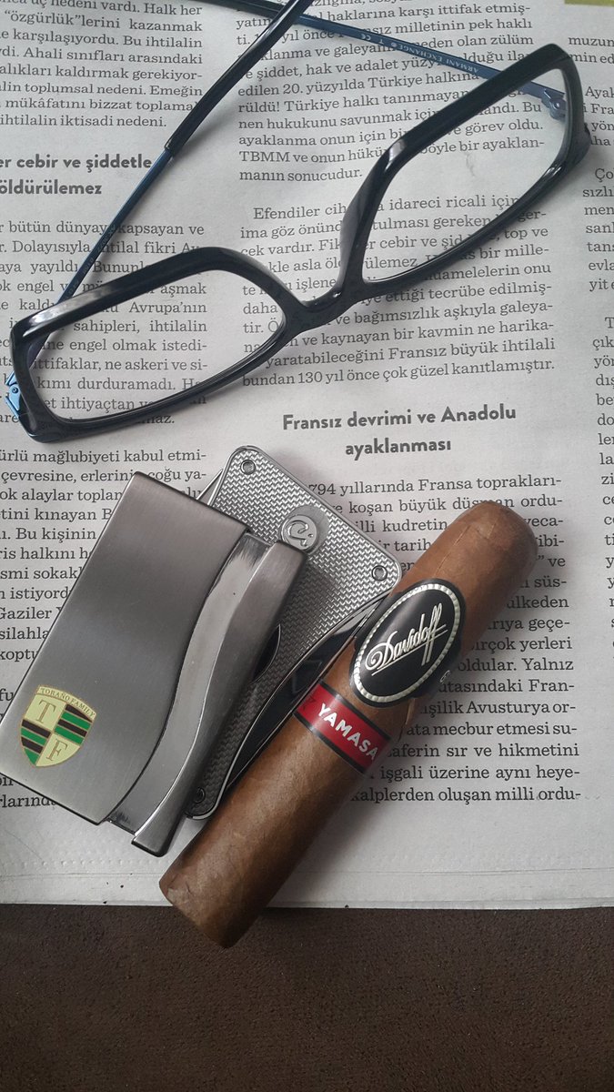 airdispatch's tweet photo. Relax bir Pazartesi.
Sendromsuz.
Bol dumanli.
Bol alkollu.
😊😉🍃🍻🍺
#mondaytimes #davidoff #davidoffyamasa #davidoffcigars #botl #sotl #puroakademi #cigaracademyturkey https://t.co/xvJV5cHxNw