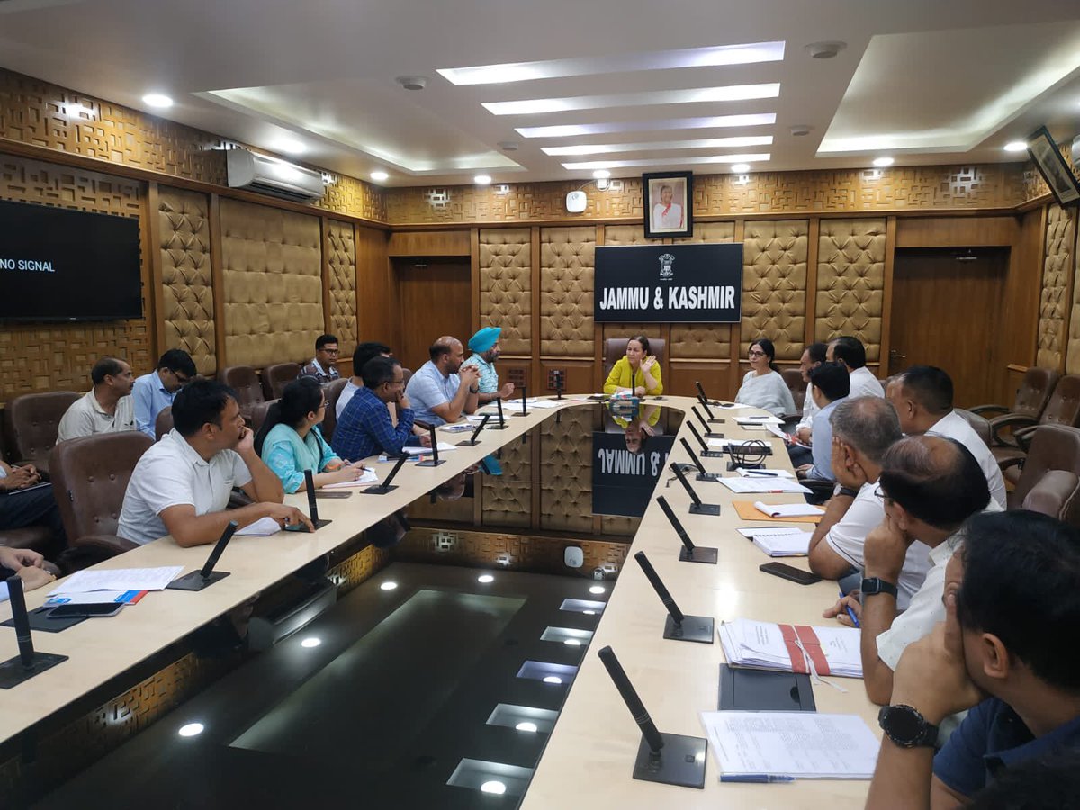 Today Meeting of the Nodal Officers of various Deptt’s was called by Ms Rehana Batul IAS Commr/Secretary Public Grievances at Civil Secretariat, Jammu to pursue the disposal of grievances.The Nodal Officers have been asked to ensure qualitative and expeditious disposal.