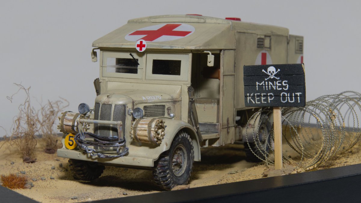 garys_stuff's tweet photo. Finally finished the @Airfix #K2Y #Katy #ambulance with extra bits and a diorama base from #icecoldinalex - really enjoyed making this. Check out my YouTube channel to see all the build videos #airfixkit #plastickit #modelling https://t.co/OJJ6jfg7Y7