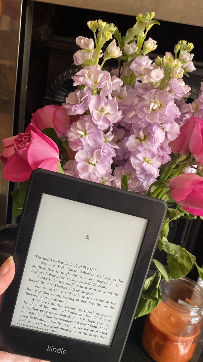 DyslexicReader1's tweet photo. Only 5 chapters into House of Earth and Blood and I’m hooked already. Been a long time since a book grabbed me like this #crescentcity https://t.co/HtsVFkUi7p