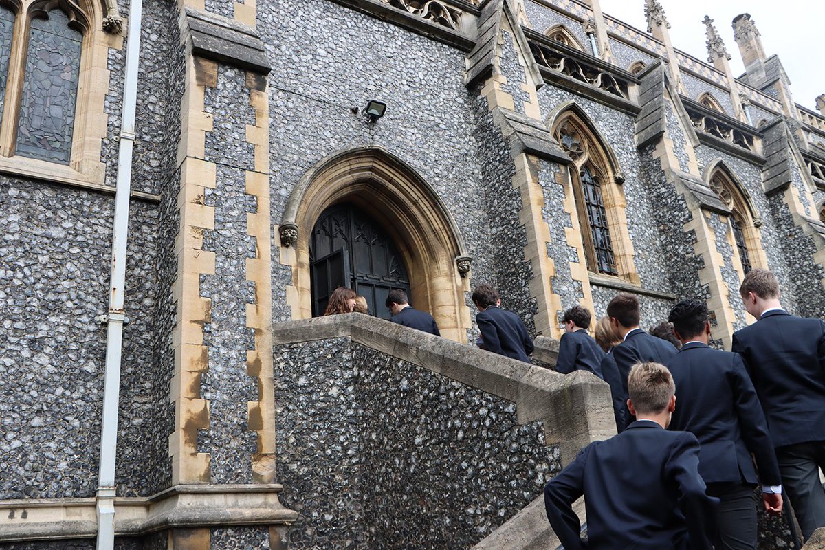 KCSWimbledon's tweet photo. The first full week of the term commenced with our annual start of term service at @SHWimbledon, with our wonderful new Chaplain, the Reverend Madeleine Miller. https://t.co/M1nlwP3KAG