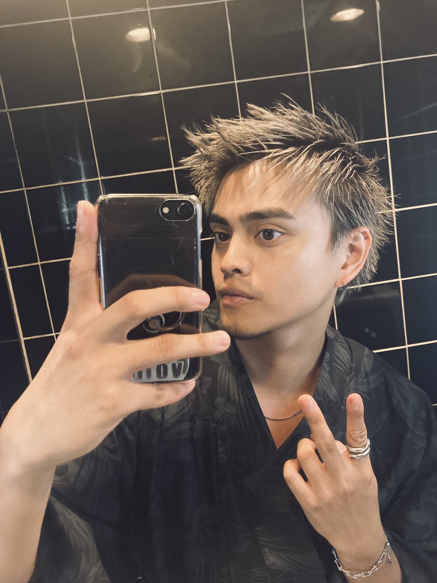 _FlowBack_REIJI's tweet photo. #残僕 ありがとうございました!
皆さんの思い出になるといいなあ
浴衣をきて皆さんとわちゃわちゃ
楽しかったです！✌️☺︎
みんなが楽しめてますように！
気をつけて帰ってください！🎇

#FlowBack  #僕の夏終了のお知らせ https://t.co/M1Kb6l8MPq