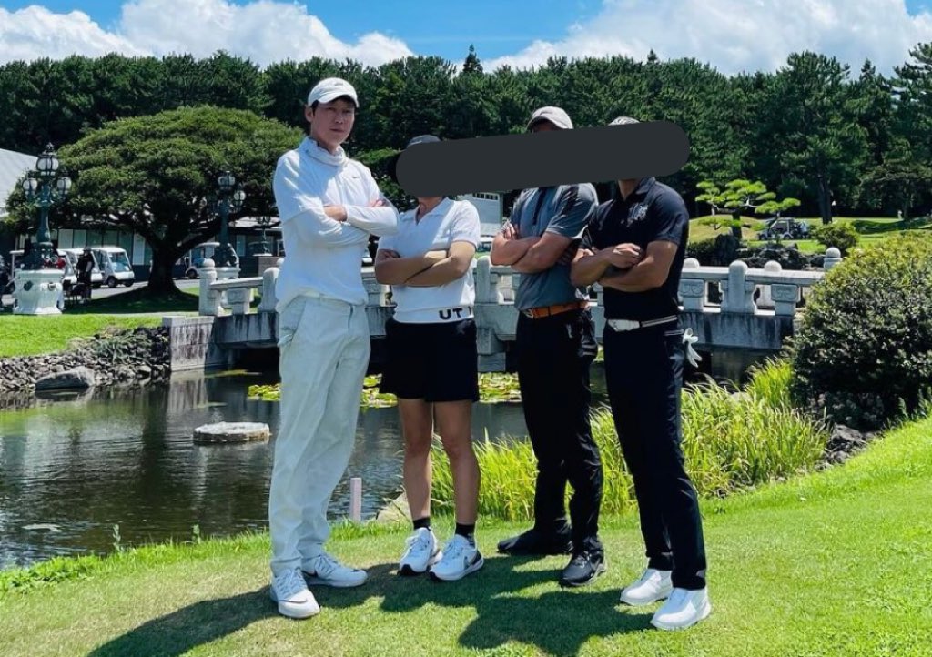 반쪽고양이                                 거대고양이