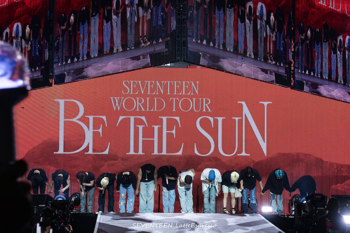 220903 BE THE SUN in Toronto

#BETHESUNwithSVT 
#BETHESUN_TORONTO 
#SEVENTEENinTORONTO 
#SEVENTEEN #세븐틴