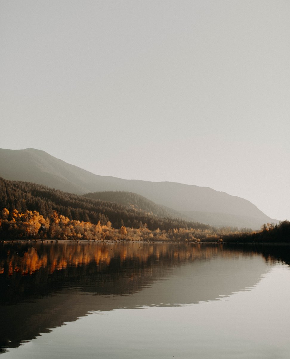 So calm, so quiet, so serene. 

#nature #landscape #naturalbeauty #autumn