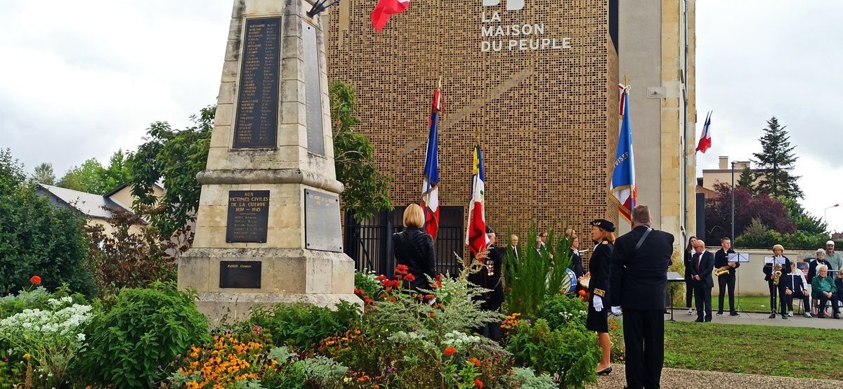Prefet58's tweet photo. #Commémoration | 78eme anniversaire de la Libération à #Fourchambault en présence de la Secrétaire générale de la préfecture et de la députée. Hommage à celles et ceux morts pour notre liberté. #Nièvre https://t.co/Yd4fWQ1f03