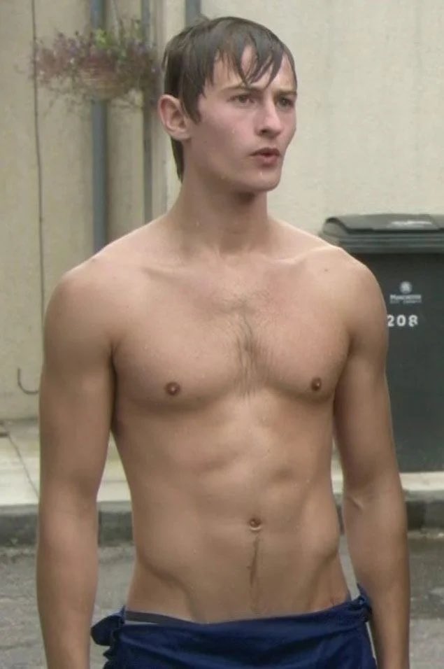 welsh_verslad's tweet photo. This was my gay awaking!! 😍 #elliotttittensor in Shameless UK.

Who was yours? https://t.co/30cAUngUOw
