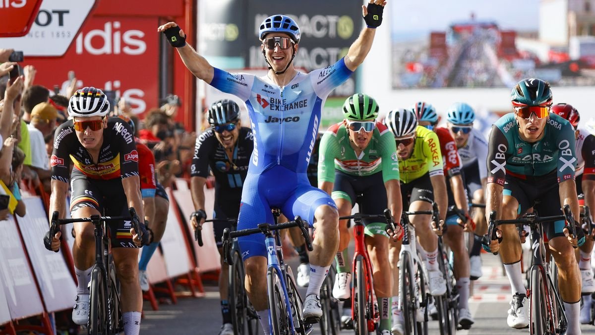 hc_wanders's tweet photo. 🚨¡Nuevo podcast! ¡Continua #LaVuelta22!🚨

Analizamos lo sucedido en el segundo bloque de carrera y hablamos del futuro de la misma. 

Con @sergioyustos_, #PGR &amp; @jorge_matesanz
 
Ivoox 🎤 https://t.co/EXuMuuv8Go

Spotify 🎤 https://t.co/GnUo0cqikj https://t.co/2QIQqtFFro