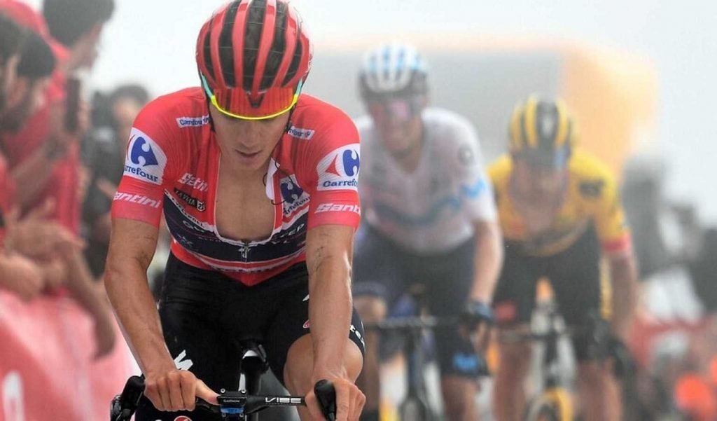 hc_wanders's tweet photo. 🚨¡Nuevo podcast! ¡Continua #LaVuelta22!🚨

Analizamos lo sucedido en el segundo bloque de carrera y hablamos del futuro de la misma. 

Con @sergioyustos_, #PGR &amp; @jorge_matesanz
 
Ivoox 🎤 https://t.co/EXuMuuv8Go

Spotify 🎤 https://t.co/GnUo0cqikj https://t.co/2QIQqtFFro
