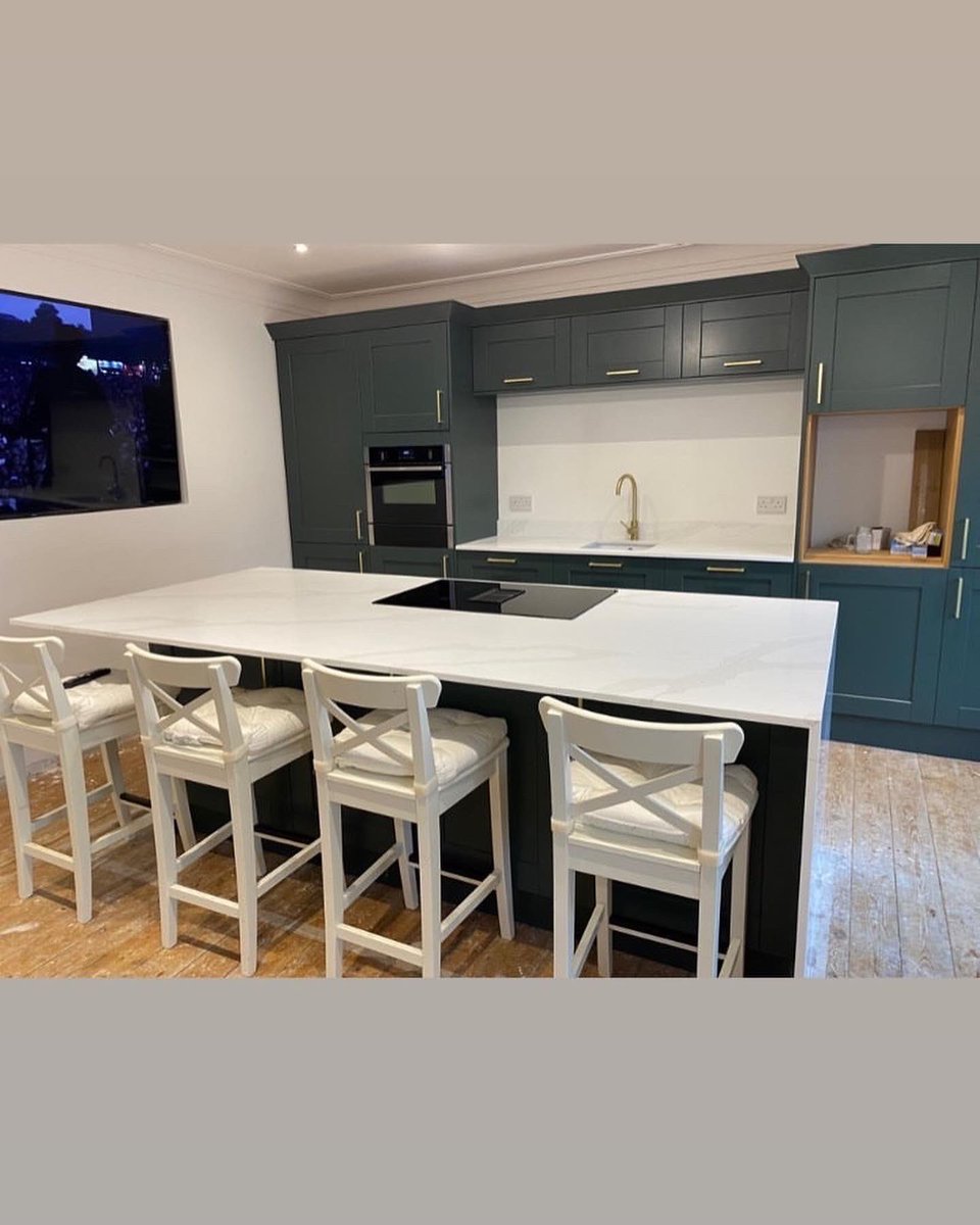 StadiumStone1's tweet photo. Gorgeous customer update images sent in by Ellie of the recently installed Tuscan Gold #quartzisland #quartzkitchentops #quartzkitchencountertops #quartzcountertops https://t.co/ehjeyAoXJf