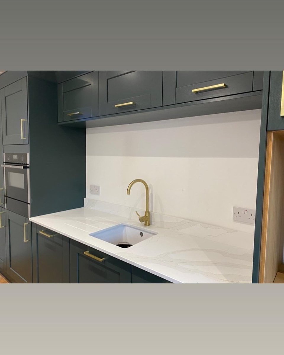 StadiumStone1's tweet photo. Gorgeous customer update images sent in by Ellie of the recently installed Tuscan Gold #quartzisland #quartzkitchentops #quartzkitchencountertops #quartzcountertops https://t.co/ehjeyAoXJf