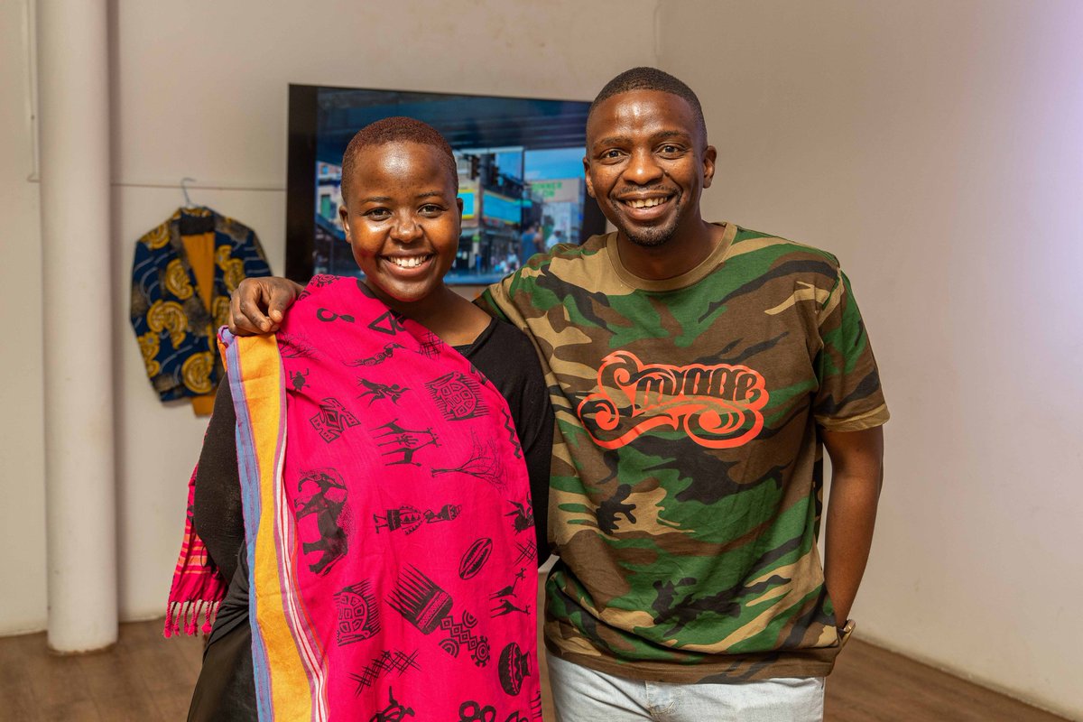 ZeusDeuceAfrika's tweet photo. Never got a chance to share content from the Art Exhibition before performance at #MolapoShowcaseTheatre the other week π₯π€ππ¨πΌπΌπΌπΌπΌπ§₯ππππ₯ Shout out Award Winning Curator Chawa Maposa and #CreativeCartBW for helping #DIYEnt. build 1st of these! πΈ @filmsmotionart IG π§πΌ https://t.co/yu0Ny9jmx9