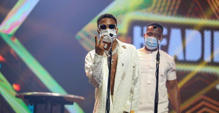 TXMedia_'s tweet photo. Wizkid won 5 Awards at the #The15thHeadies 

🏆 Song Of The Year
🏆 Album Of The Year
🏆 Best Collaboration
🏆 Best R&amp;B Single
🏆 Best Afrobeats Album

— Big Wiz is the most decorated artiste in HEADIES history with 20 Awards! https://t.co/OBQc7l6MQv