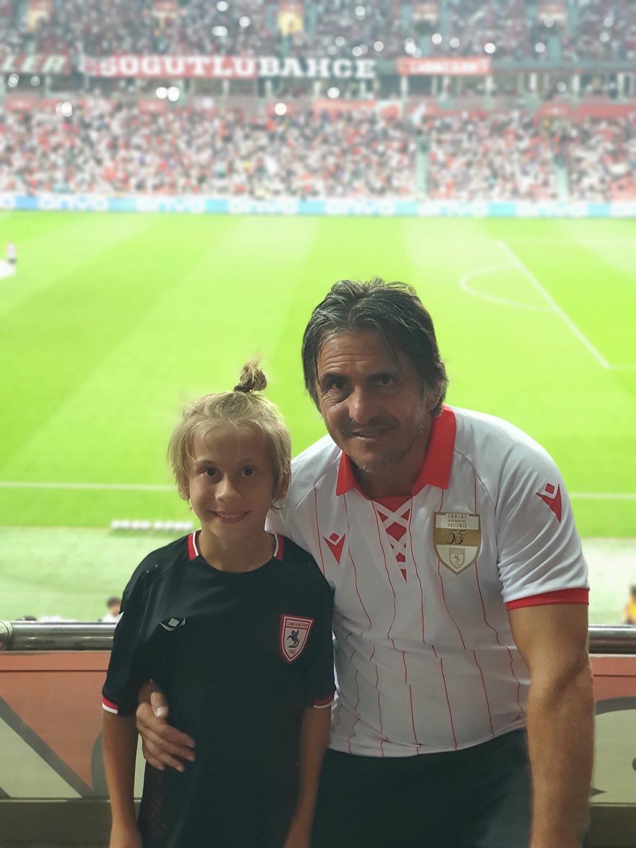 Atatürk’lü arma aşkına,asla vazgeçmeden,sonuna kadar..🔴⚪️🔥
#Samsunspor