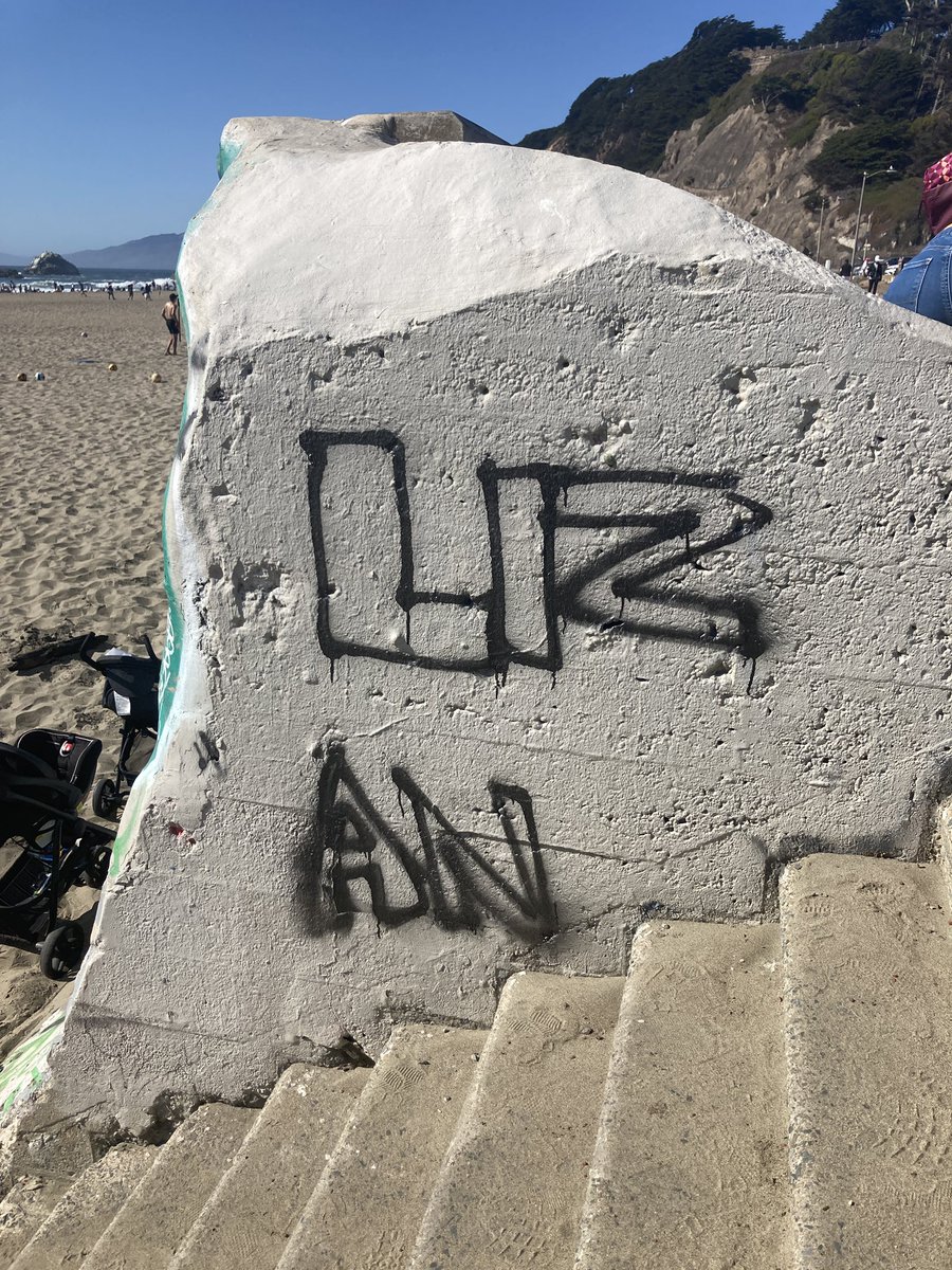 lizzieap6's tweet photo. How nice of the people of OB to pay tribute to me before I leave 😍 https://t.co/Bx9FxuU3qa