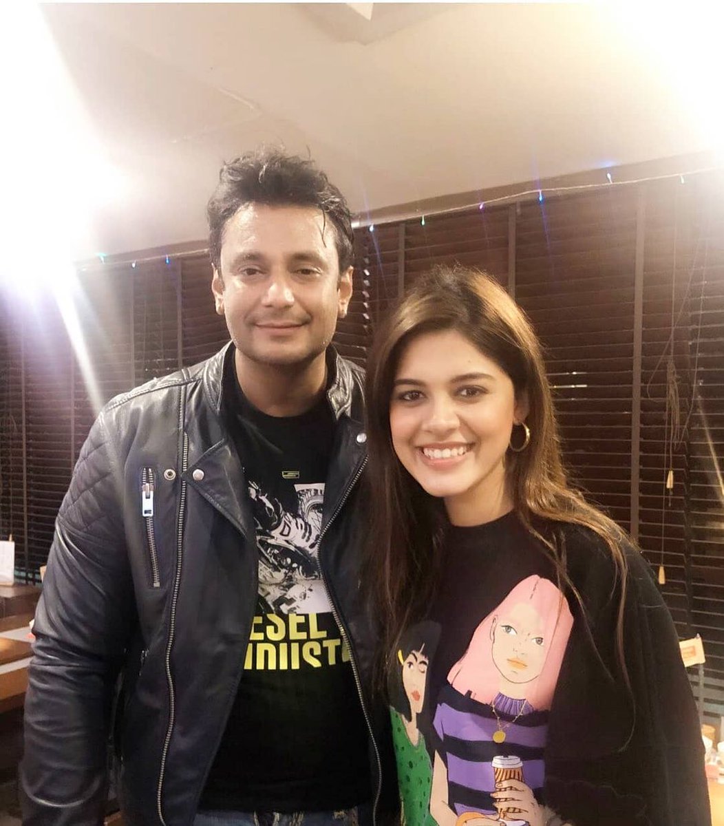 DBOSSian's tweet photo. ನಮ್ಮ #Roberrt Queen @StarAshaBhat ಅವರಿಗೆ ಹುಟ್ಟು ಹಬ್ಬದ ಶುಭಾಶಯಗಳು 🎉🤩🎂 ಮುಂಬರುವ ನಿಮ್ಮ ಎಲ್ಲಾ ಚಿತ್ರಗಳು ಯಶಸ್ವಿಯಾಗಲಿ 👍 Best Wishes From All BOSS Fan's ✌

#DBoss #Kranti #D56 @dasadarshan #BossOfSandalwood #BoxOfficeSulthan #ChallengingStarDarshan https://t.co/KSq6VABy6l