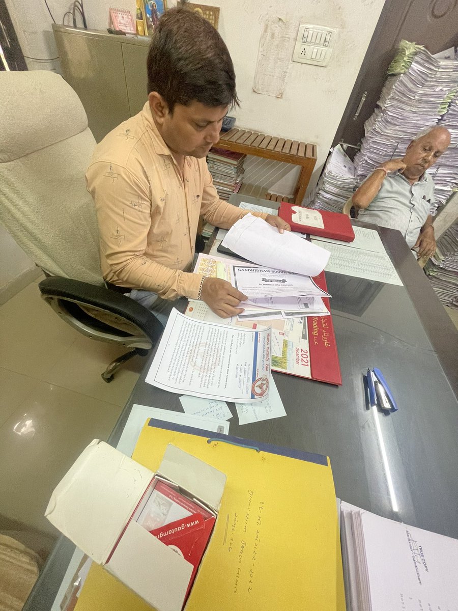 ગૂજરાત ગોપાલક માલધારી સેના દ્વારા ગાંધીધામ ખાતે આવેદનપત્ર આપવામાં આવ્યું...કરછ જિલ્લા ઉપપ્રમુખ પાંચા ભાઈ ભરવાડ અને કરછ જિલ્લા કનવીનર. નારણ ભાઈ રબારી અને ગોપાલક માલધારી સેના દ્વારા આવેદનપત્ર આપવામાં આવ્યું<a href="/Pankajzapda/">Pankaj zapda</a>