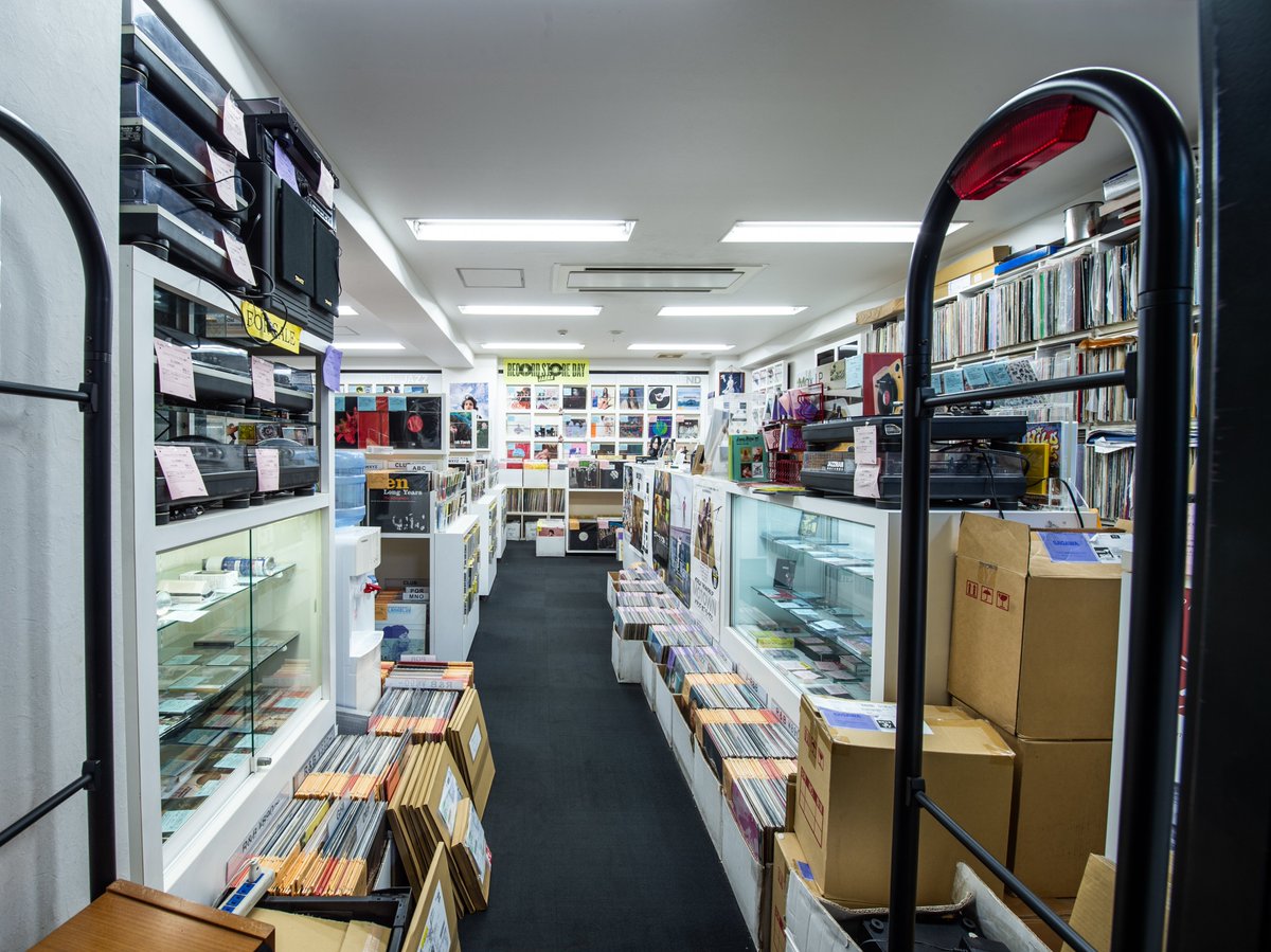 ticromarket's tweet photo. 実店舗の営業時間変更のお知らせ
11時 ~ 21時 （定休日無し）

TICRO MARKET 通販
https://t.co/1RGJmYmatM

入荷情報 News letter
https://t.co/vjt1K3k1ug

Twitter
https://t.co/woigmWHdIy

Instagram
https://t.co/2HqkTYuRKB

Amazon中古CD
https://t.co/HtDihvlP3p https://t.co/RvxB1m7obq