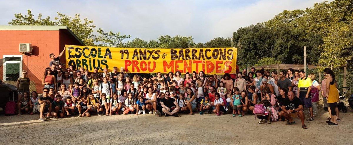jesusabellan's tweet photo. @educaciocat Avui no comencem amb normalitat a l’Escola Francesc Macià d’Òrrius. 19 anys en barracons és suficient per dir JA N’HI HA PROU! Les escoles rurals som claus per combatre el despoblament rural, no ens abandoneu! @educaciocat @EscolaOrrius #SomEducació #Òrrius https://t.co/dFdvmyYrpM