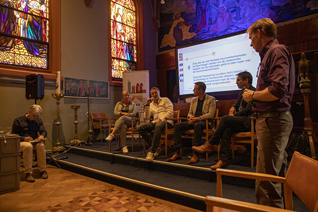 Benut lege gebouwen en kavels voor flexwonen. Lees hier de uitkomsten van het STADgesprek over flexwonen in Den Haag platformstad.nl/benut-lege-geb…