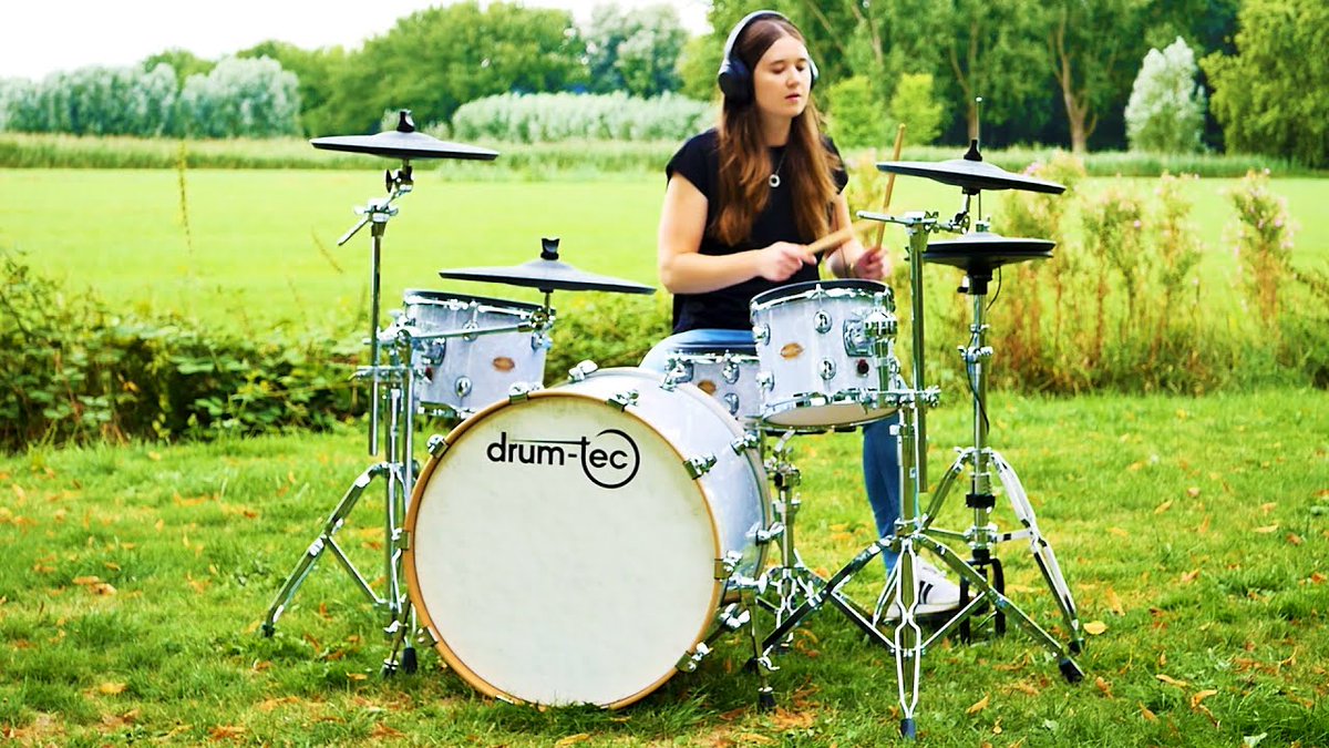 KlaudiaDrums's tweet photo. New drum cover! Thanks for the cool song @K391 😍🤩 #lonelyworld  https://t.co/fiJ8qzxm9n https://t.co/HEmjkkNWEk