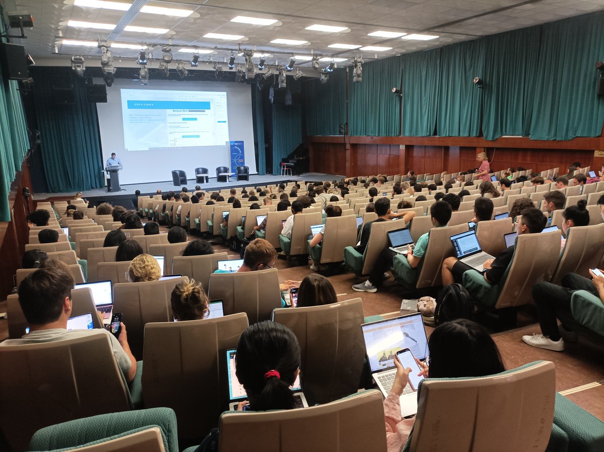 Caf_Yvelines's tweet photo. #PARTENARIAT #ÉTUDIANTS #ACCESAUXDROITS 
@CPAM_78 et la Caf des Yvelines sont intervenues mercredi 31 août à HEC afin de présenter aux étudiants internationaux en Master les prestations sociales à destination des jeunes. 
Retour en images sur cet évènement👇 https://t.co/eot4DJZXBO