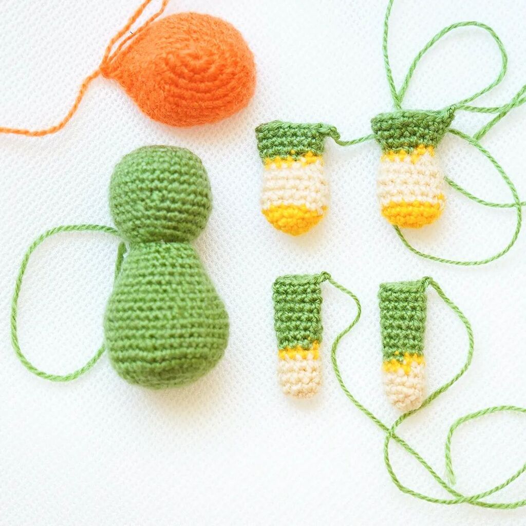 SILAYAYA's tweet photo. Despiece de un #amigurumi previo al montaje. ¿Sabes qué personaje será? 🧐

Esta tarde daremos una pista más por stories 😉.

#handmade #ganchillo #crochet #silayaya https://t.co/H8JGg3JVRB https://t.co/4YiBTZw1KL