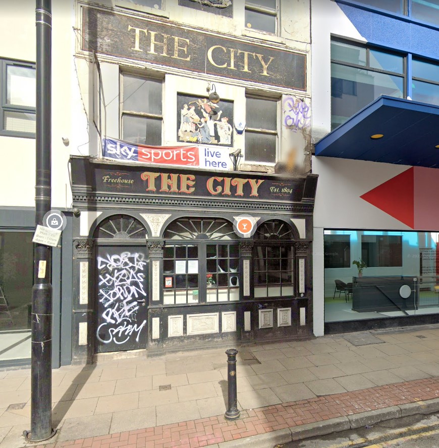 jamiesswain's tweet photo. @Pixel_Chris That's not boarded up, that's just the normal decor! https://t.co/foov2z7w2x