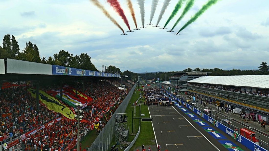 Por tercer fin de semana consecutivo, tenemos ¡Gran Premio de Fórmula 1!

Viajamos a Italia, al Templo de la Velocidad, a tierras de Ferrari.

IT'S RACE WEEK 🔥