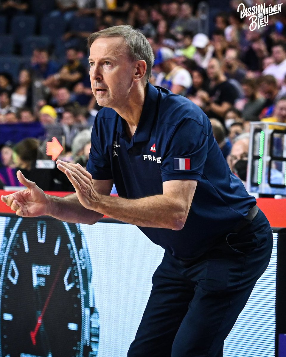 FRABasketball's tweet photo. Qualifiés pour les 8es de finale ✅

#TeamFranceBasket | #PassionnémentBleu | #EuroBasket https://t.co/APvtOt3Gxn